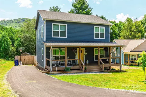 31 Arlington Oaks Ln, Bryson City, NC 28713