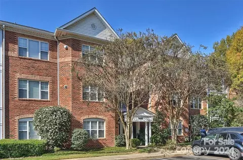 5601 Fairview 23 Rd #23, Charlotte, NC 28209