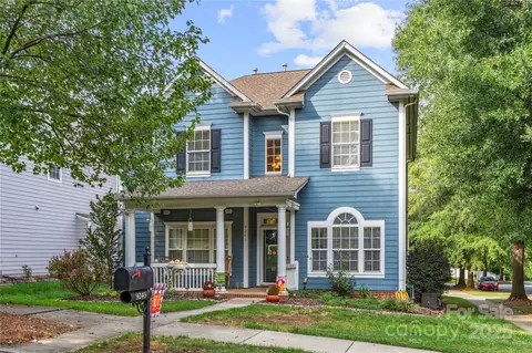 9243 Island Overlook Ct, Cornelius, NC 28031
