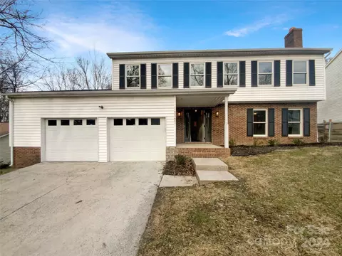 10907 Magenta Ln, Charlotte, NC 28262
