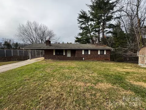 36 Pine Ln, Asheville, NC 28806