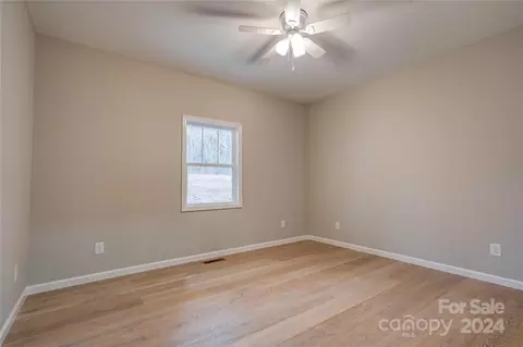 Bedroom - 4206 Boulder Dr, Morganton, NC 28655 photo 4 of 6