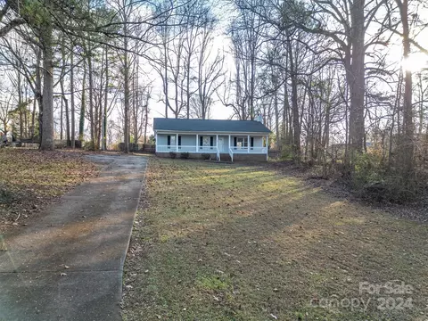 121 Pam Dr, Gastonia, NC 28056