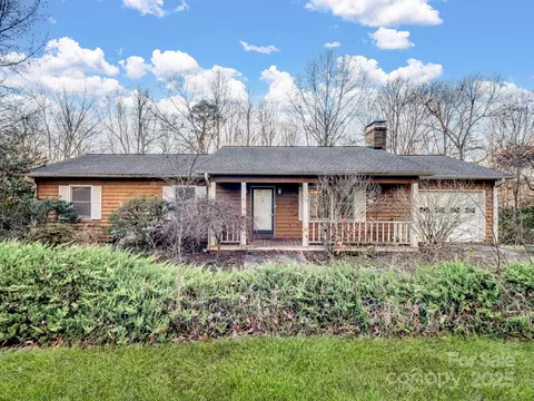 3915 11th Ne St NE, Hickory, NC 28601