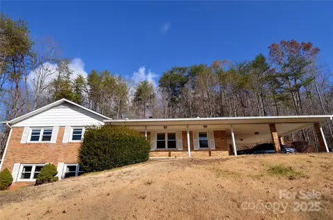 2556 Nix Creek Rd, Marion, NC 28752