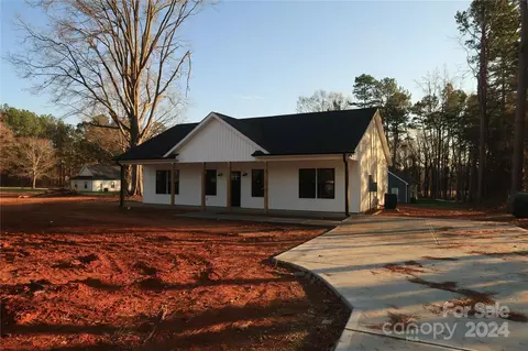 615 E Ridge Rd, Salisbury, NC 28144 photo 2