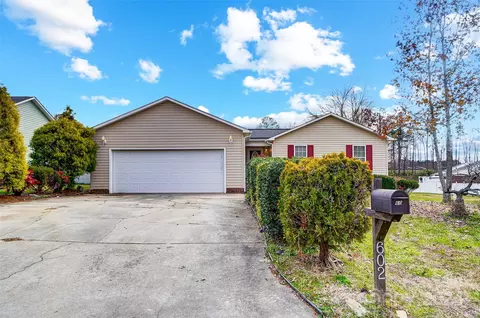 602 Helms Dr, Lowell, NC 28098