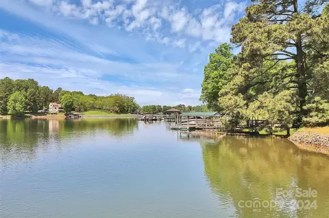 296 Southfork Rd, Mooresville, NC 28117