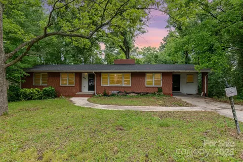 203 Azalea Rd, Lancaster, SC 29720