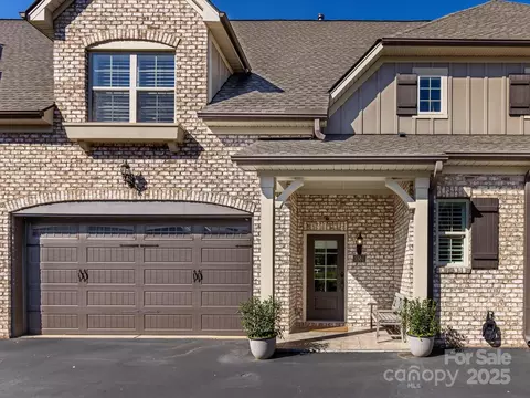 3364 Northampton Dr, Charlotte, NC 28210