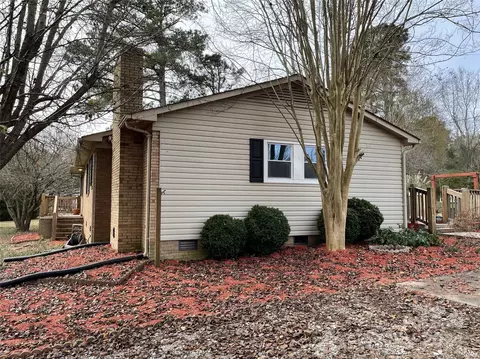3295 Cimmeron Rd, Lancaster, SC 29720 photo 2