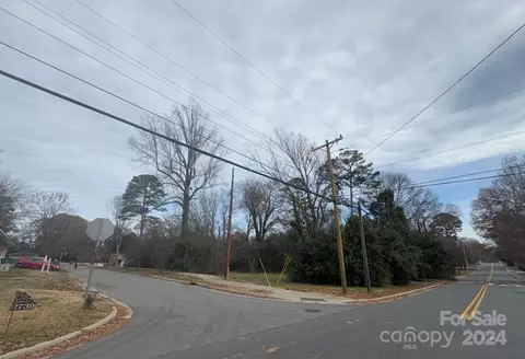2801 Hilliard Dr, Charlotte, NC 28205