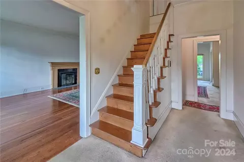 Entry Way - 402 E Arch St, Lancaster, SC 29720 photo 3 of 4
