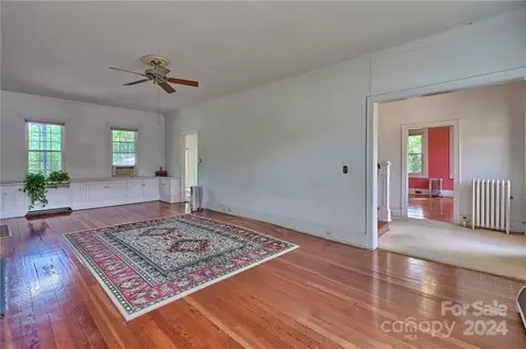 Living - 402 E Arch St, Lancaster, SC 29720 photo 1 of 3
