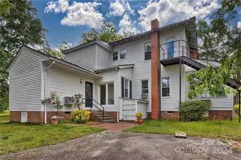 Exterior - 402 E Arch St, Lancaster, SC 29720 photo 6 of 9