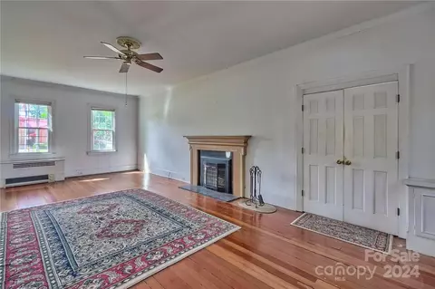 Living - 402 E Arch St, Lancaster, SC 29720 photo 2 of 3
