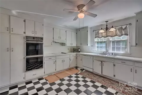 Kitchen - 402 E Arch St, Lancaster, SC 29720 photo 1 of 3