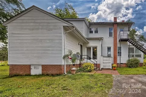 Exterior - 402 E Arch St, Lancaster, SC 29720 photo 7 of 9