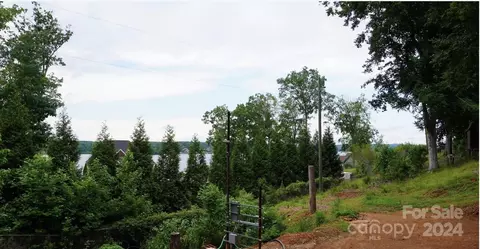 111 River Ridge Trl, Mount Gilead, NC 27306