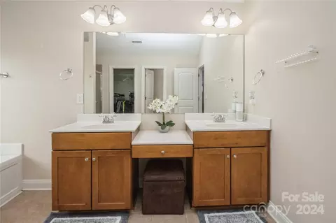 Bath - 3589 County Down Ave, Kannapolis, NC 28081 photo 3 of 4