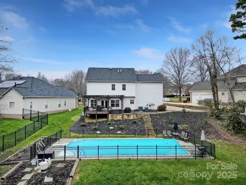 Exterior - 7721 Sedgebrook E Dr E, Stanley, NC 28164 photo 5 of 6