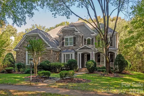 9042 Summer Club Rd, Charlotte, NC 28277