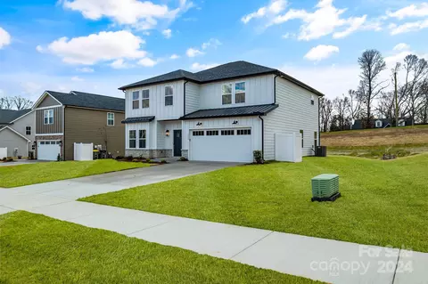 3050 Swallowtail Ln, Kannapolis, NC 28083