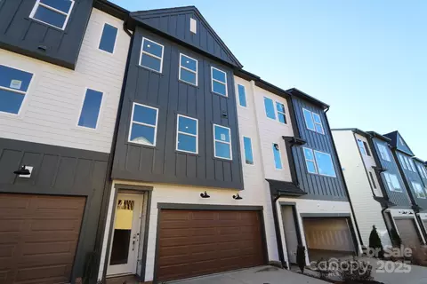 8008 Cedarsmith Ct, Charlotte, NC 28217
