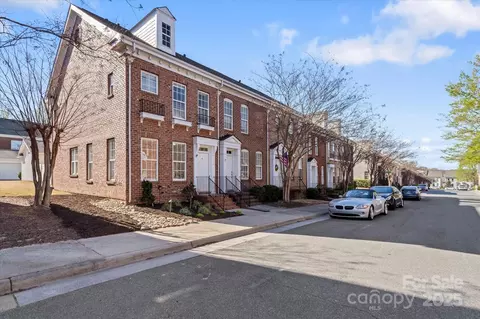 125 Quarter Ln, Mooresville, NC 28117