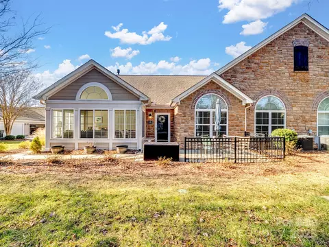 132 Lone Oak Cir, Rock Hill, SC 29732