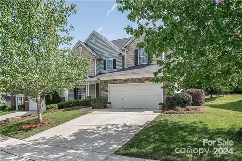 3735 Watts Bluff Dr, Charlotte, NC 28213