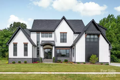 10125 Laurier Ln, Huntersville, NC 28078