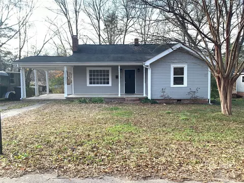 505 N Hill St, Dallas, NC 28034