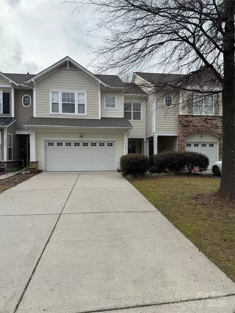6132 Pale Moss Ln, Charlotte, NC 28269