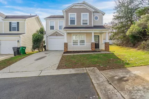 13406 Tartarian Ct, Charlotte, NC 28215
