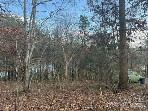 3 Crappie Cove Ln, Hickory, NC 28681