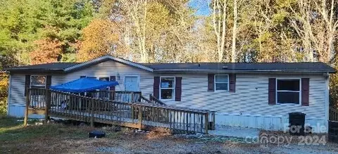 133 Ramey Rd, Lake Toxaway, NC 28747