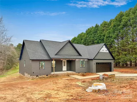 7287 Gabriel St, Sherrills Ford, NC 28673