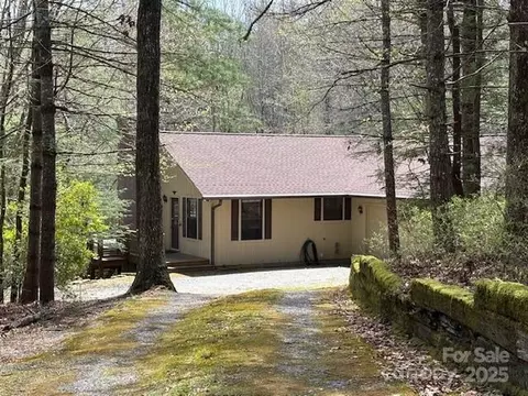 585 Purple Finch Rd, Brevard, NC 28712