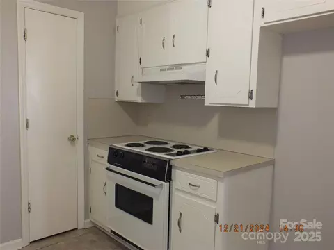 Kitchen - 1857 Williams Cir, Lancaster, SC 29720 photo 5 of 5