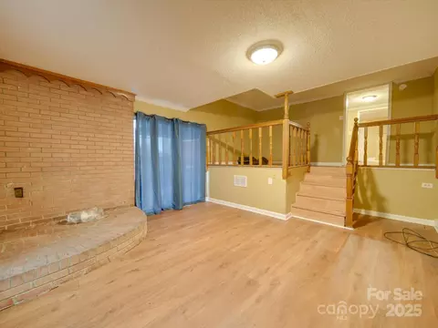 Living - 523 Fox Ave, Chester, SC 29706 photo 5 of 18