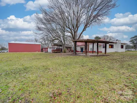Exterior - 523 Fox Ave, Chester, SC 29706 photo 3 of 5