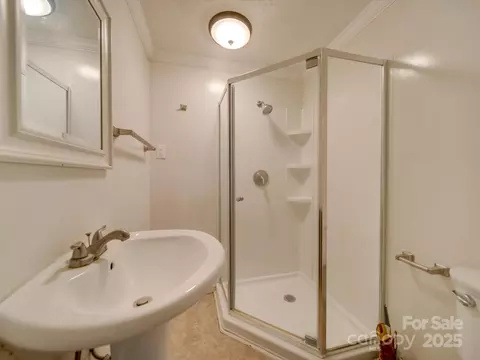 Bath - 523 Fox Ave, Chester, SC 29706 photo 2 of 2