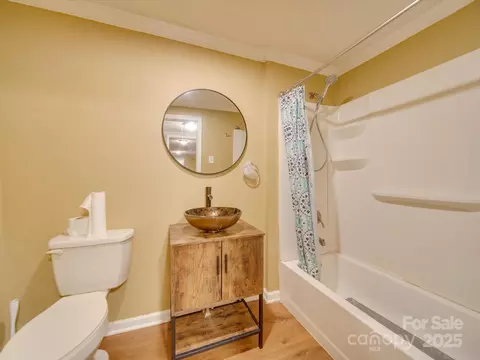 Bath - 523 Fox Ave, Chester, SC 29706 photo 1 of 2