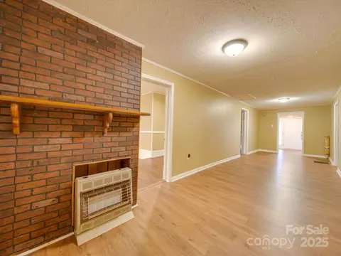 Living - 523 Fox Ave, Chester, SC 29706 photo 6 of 18