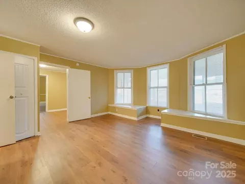 Living - 523 Fox Ave, Chester, SC 29706 photo 12 of 18