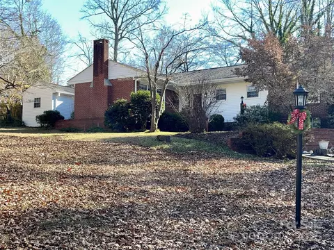 511 W Stevens Dr, Kershaw, SC 29067
