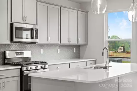 1742 Blanche St, Charlotte, NC 28262