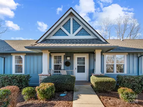 2902 Blue Goose Ct, Hendersonville, NC 28792