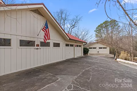 Exterior - 511 Nellie John Dr, Clyde, NC 28721 photo 5 of 5